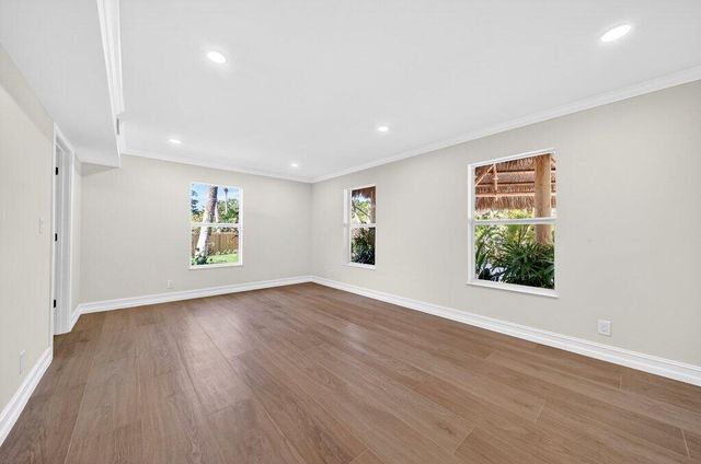 37 E High Point Road, Sewalls Point, FL 34996