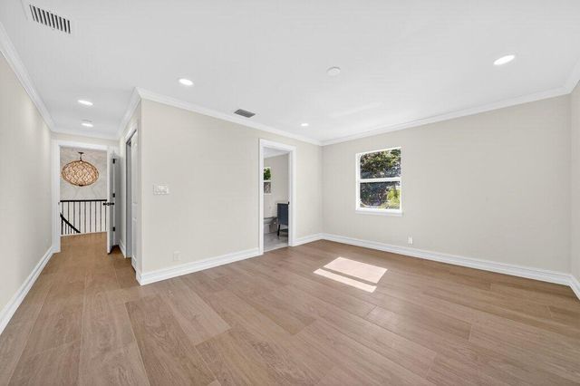 37 E High Point Road, Sewalls Point, FL 34996