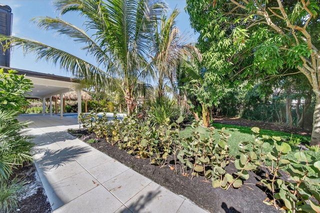 37 E High Point Road, Sewalls Point, FL 34996