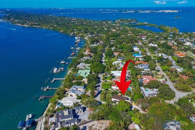 37 E High Point Road, Sewalls Point, FL 34996