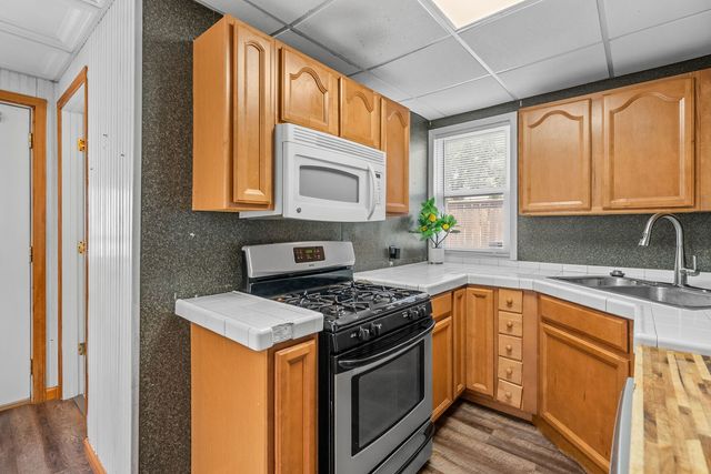 526 31st Street, Rock Island, IL 61201