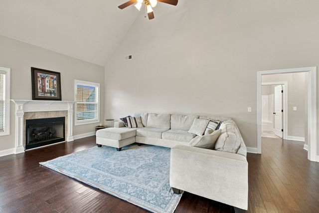 1734 Bear Paw Lane, Murfreesboro, TN 37130