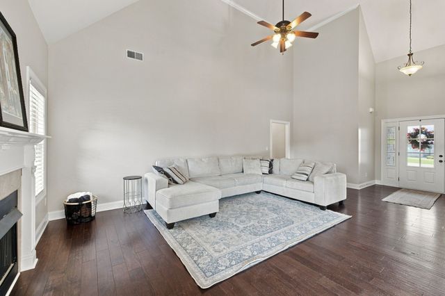 1734 Bear Paw Lane, Murfreesboro, TN 37130