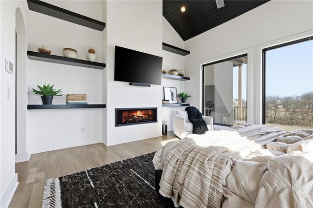 7445 NW Fawn Avenue, Parkville, MO 64152