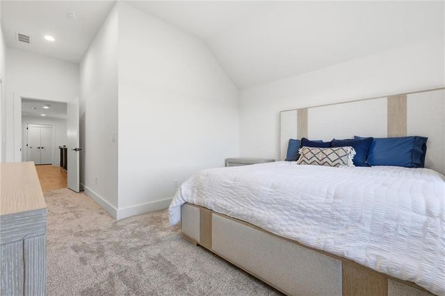 7445 NW Fawn Avenue, Parkville, MO 64152