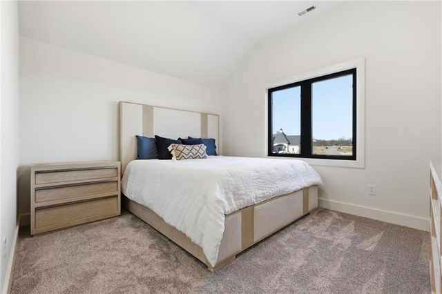 7445 NW Fawn Avenue, Parkville, MO 64152