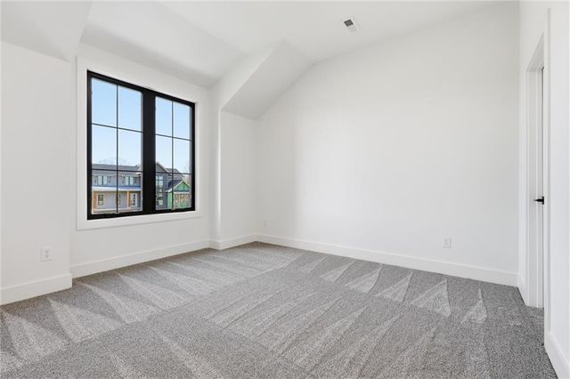 7445 NW Fawn Avenue, Parkville, MO 64152