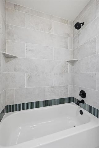 7445 NW Fawn Avenue, Parkville, MO 64152