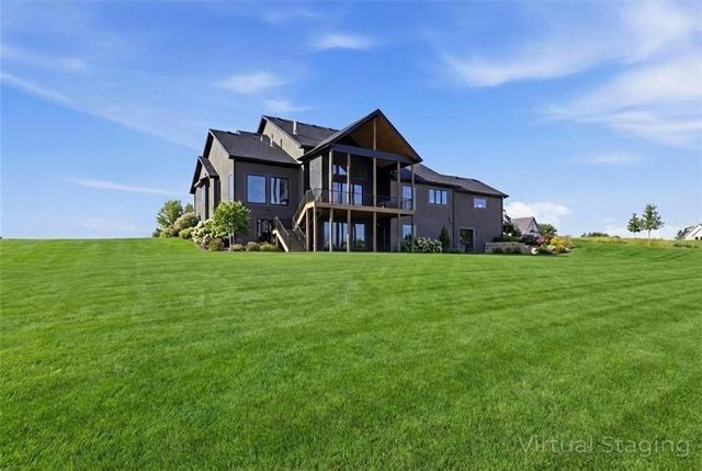 7445 NW Fawn Avenue, Parkville, MO 64152