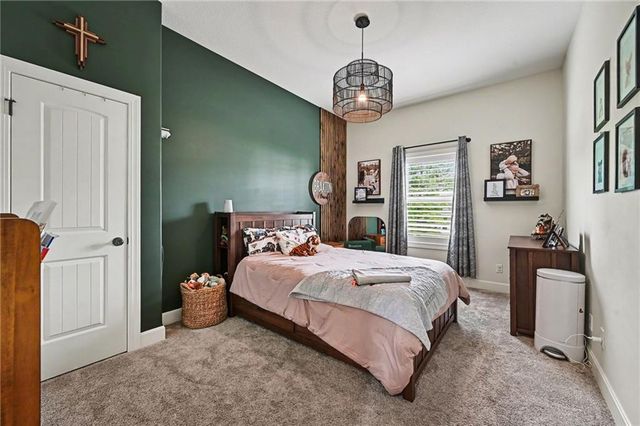 2910 NE 102nd Terrace, Kansas City, MO 64155