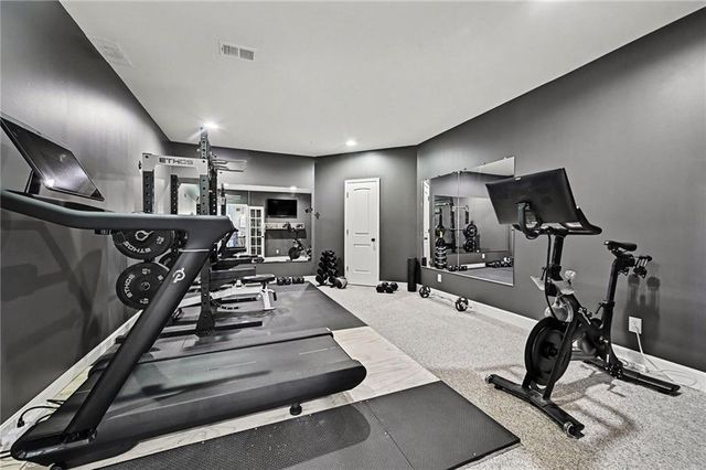 2910 NE 102nd Terrace, Kansas City, MO 64155
