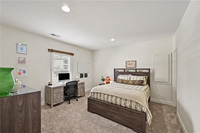 2910 NE 102nd Terrace, Kansas City, MO 64155
