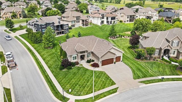 2910 NE 102nd Terrace, Kansas City, MO 64155