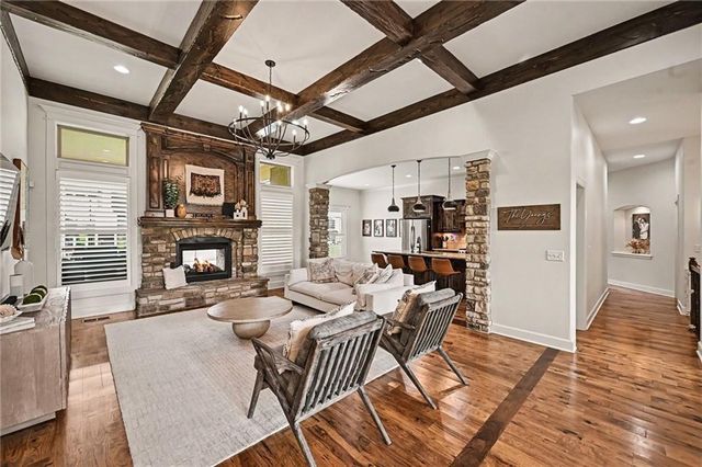 2910 NE 102nd Terrace, Kansas City, MO 64155