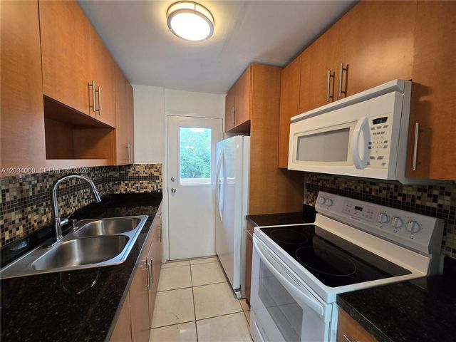 1475 NE 125th Terrace 304B, North Miami, FL 33161