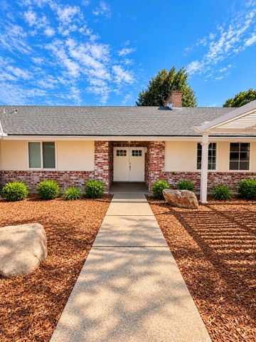 6758 N Hazel Avenue, Fresno, CA 93711