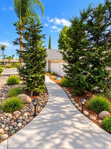 6758 N Hazel Avenue, Fresno, CA 93711