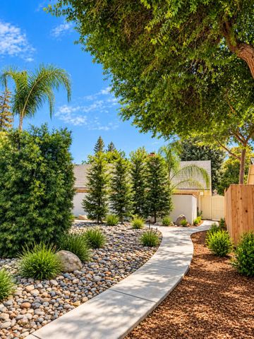 6758 N Hazel Avenue, Fresno, CA 93711