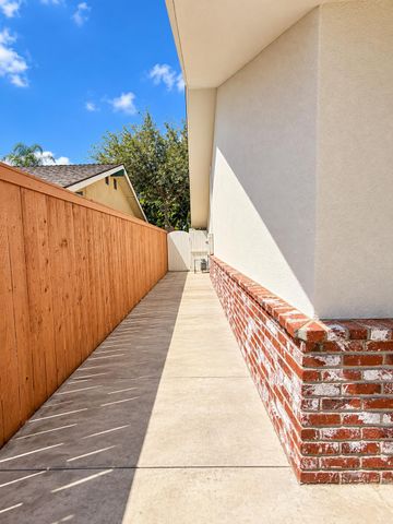 6758 N Hazel Avenue, Fresno, CA 93711