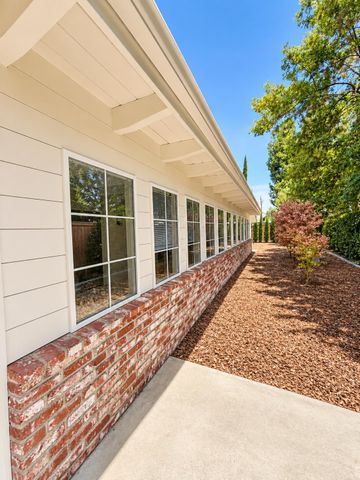 6758 N Hazel Avenue, Fresno, CA 93711