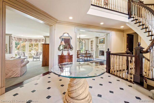 18878 Oak Leaf Lane, Northville, MI 48168