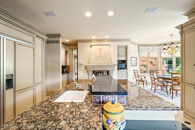 18878 Oak Leaf Lane, Northville, MI 48168