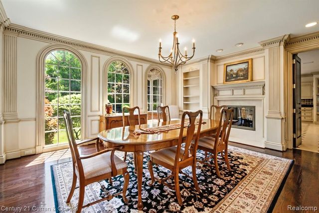 18878 Oak Leaf Lane, Northville, MI 48168