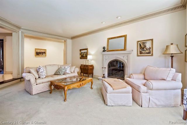 18878 Oak Leaf Lane, Northville, MI 48168