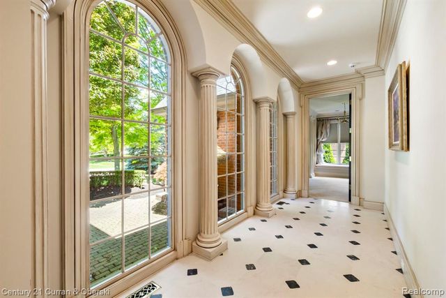 18878 Oak Leaf Lane, Northville, MI 48168