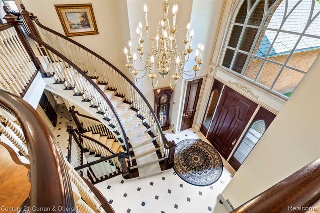 18878 Oak Leaf Lane, Northville, MI 48168