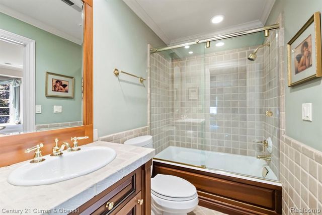 18878 Oak Leaf Lane, Northville, MI 48168