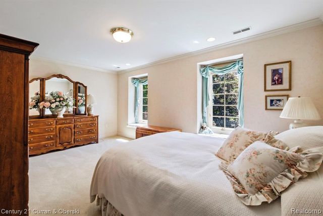 18878 Oak Leaf Lane, Northville, MI 48168