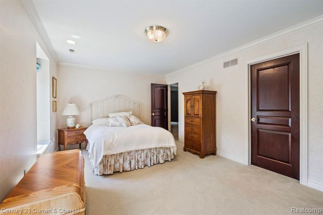 18878 Oak Leaf Lane, Northville, MI 48168