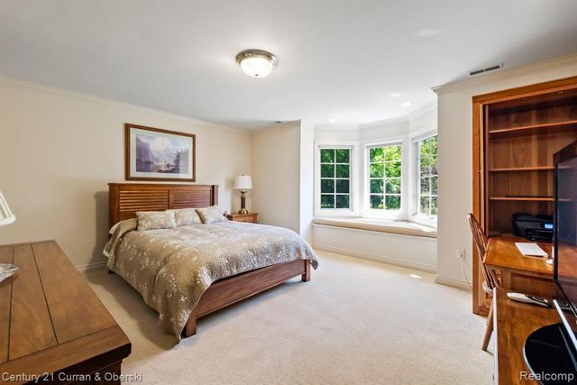 18878 Oak Leaf Lane, Northville, MI 48168