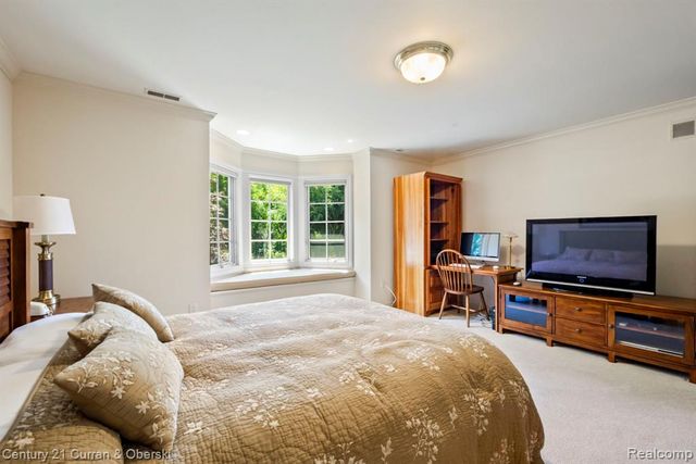 18878 Oak Leaf Lane, Northville, MI 48168