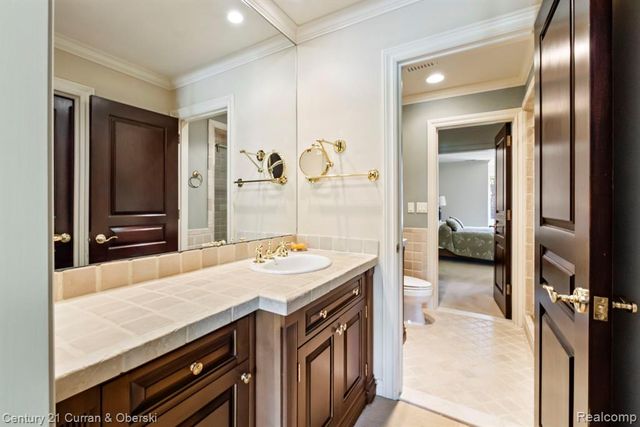 18878 Oak Leaf Lane, Northville, MI 48168