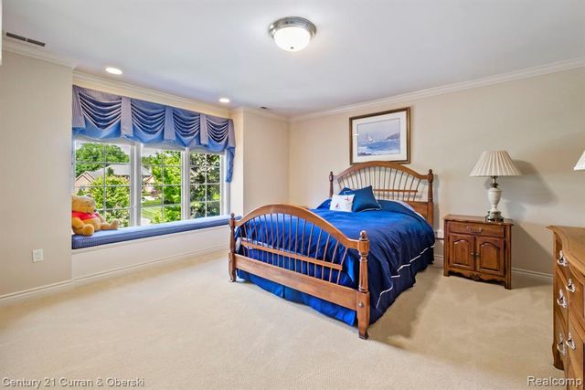 18878 Oak Leaf Lane, Northville, MI 48168