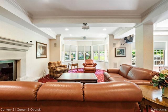 18878 Oak Leaf Lane, Northville, MI 48168