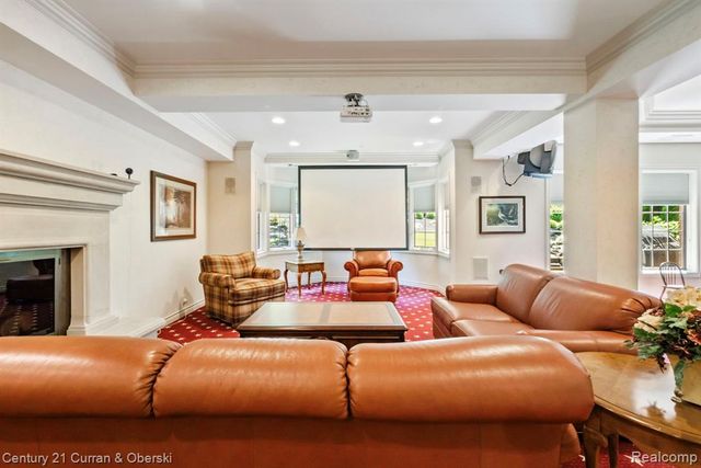 18878 Oak Leaf Lane, Northville, MI 48168