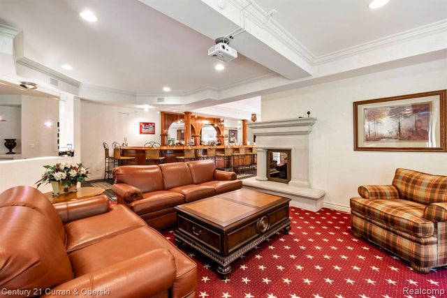 18878 Oak Leaf Lane, Northville, MI 48168