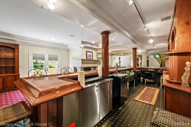 18878 Oak Leaf Lane, Northville, MI 48168