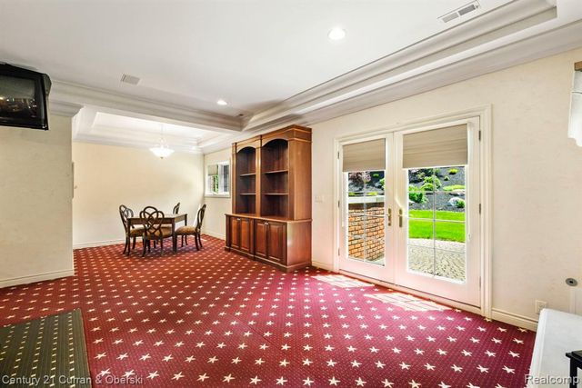 18878 Oak Leaf Lane, Northville, MI 48168