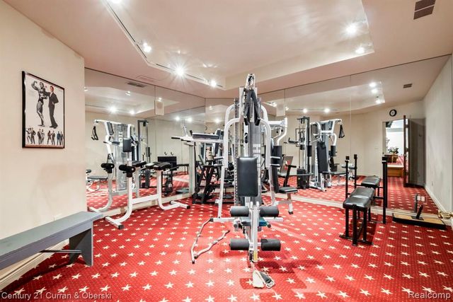 18878 Oak Leaf Lane, Northville, MI 48168