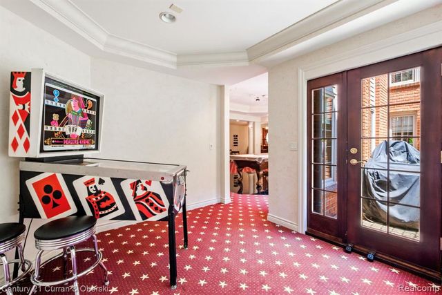 18878 Oak Leaf Lane, Northville, MI 48168