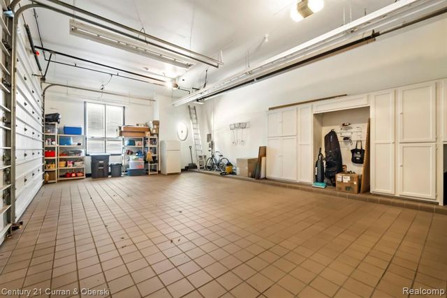 18878 Oak Leaf Lane, Northville, MI 48168