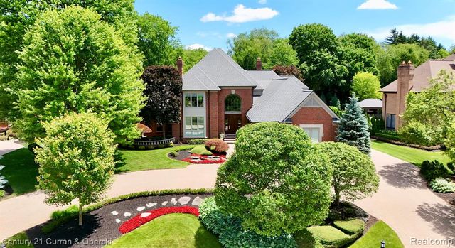 18878 Oak Leaf Lane, Northville, MI 48168