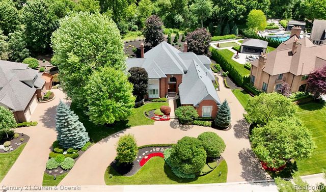 18878 Oak Leaf Lane, Northville, MI 48168