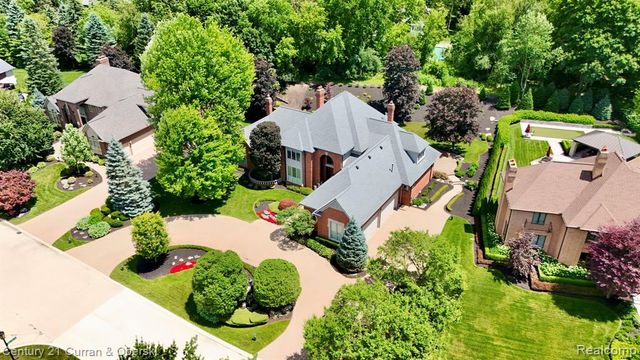 18878 Oak Leaf Lane, Northville, MI 48168