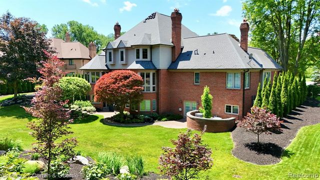 18878 Oak Leaf Lane, Northville, MI 48168