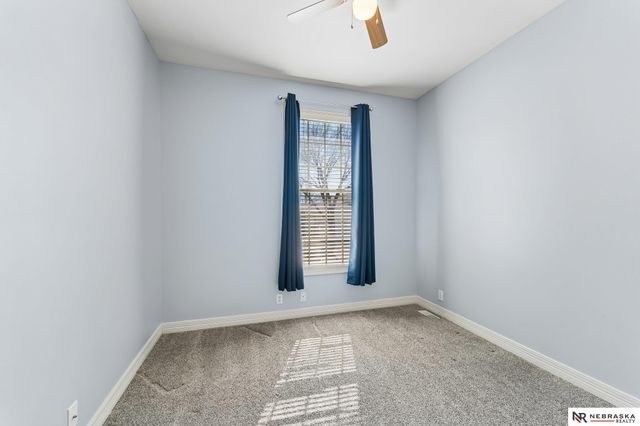 17202 Hickory Plaza, Omaha, NE 68130